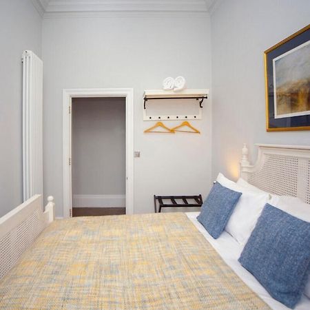Stylish City Centre Apartment - Bath Exterior photo