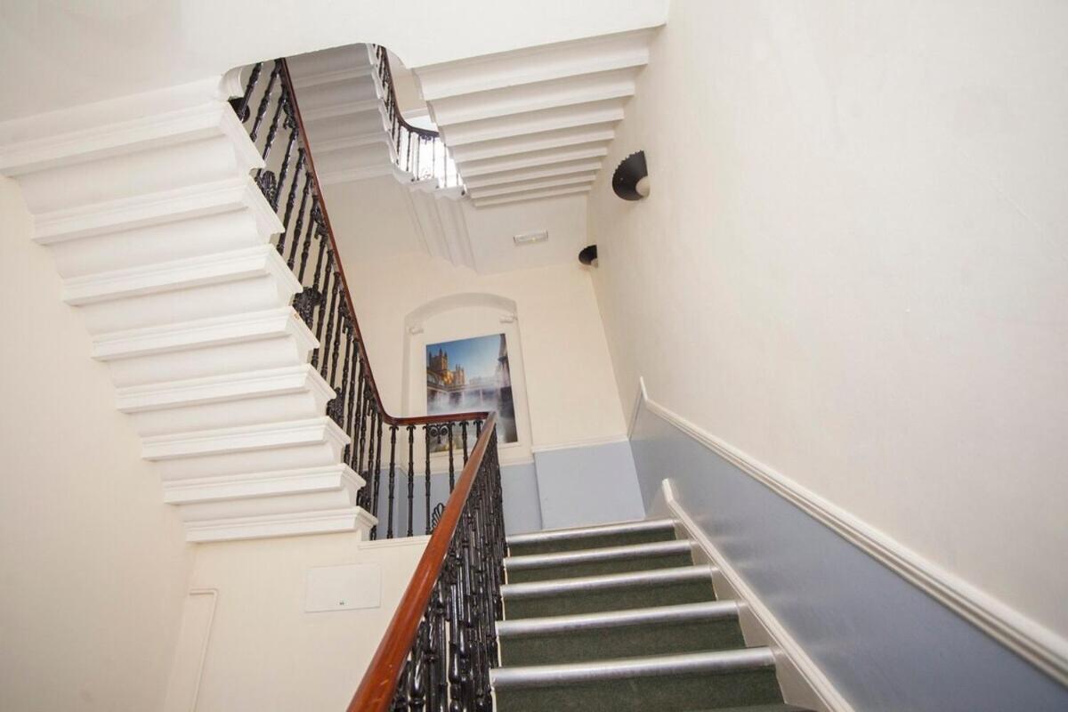 Stylish City Centre Apartment - Bath Exterior photo