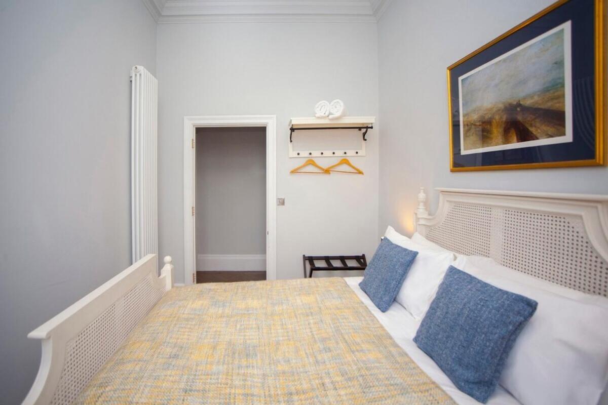 Stylish City Centre Apartment - Bath Exterior photo
