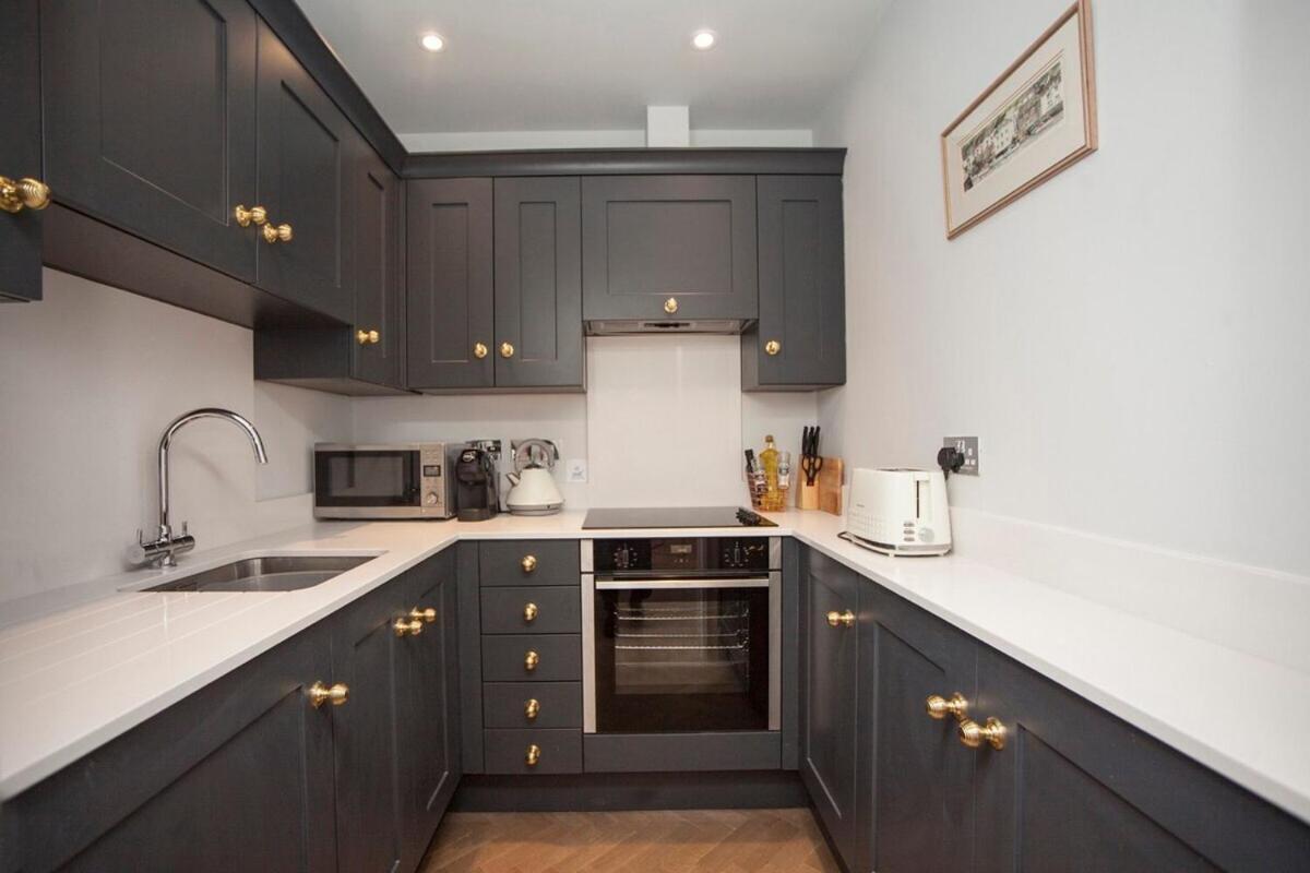 Stylish City Centre Apartment - Bath Exterior photo