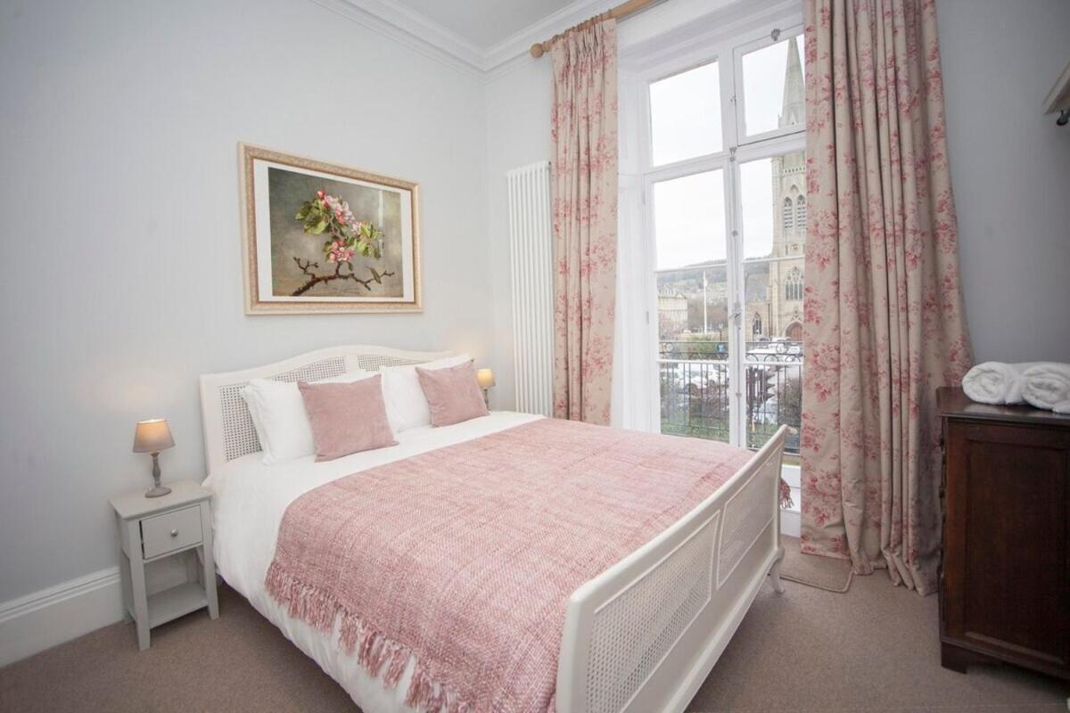 Stylish City Centre Apartment - Bath Exterior photo