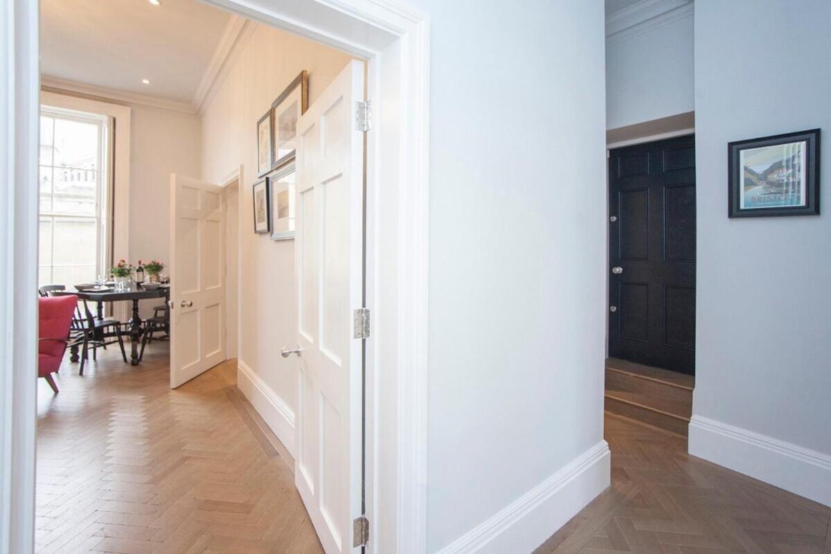 Stylish City Centre Apartment - Bath Exterior photo