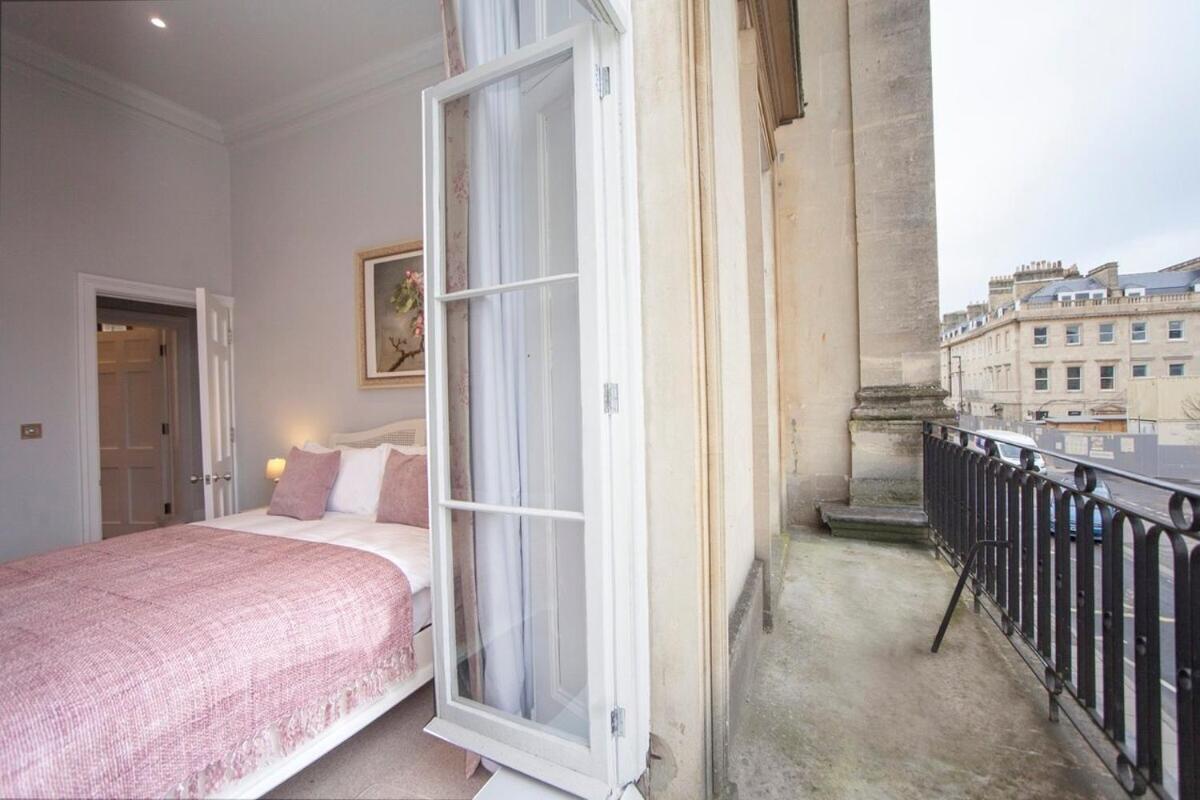 Stylish City Centre Apartment - Bath Exterior photo