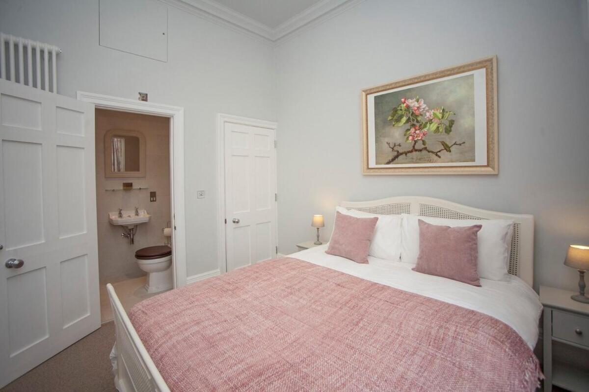 Stylish City Centre Apartment - Bath Exterior photo